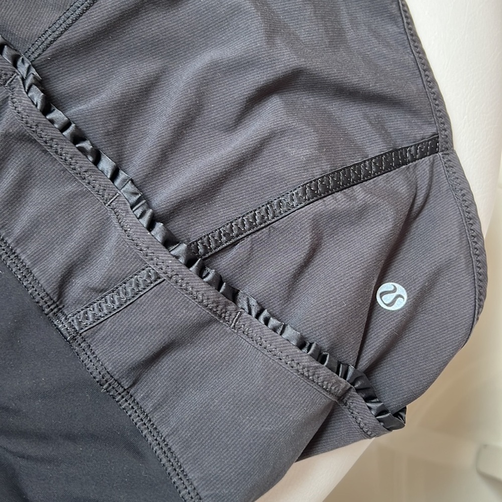 Lululemon Black Ruffle Speed Shorts - Picture 6 of 6